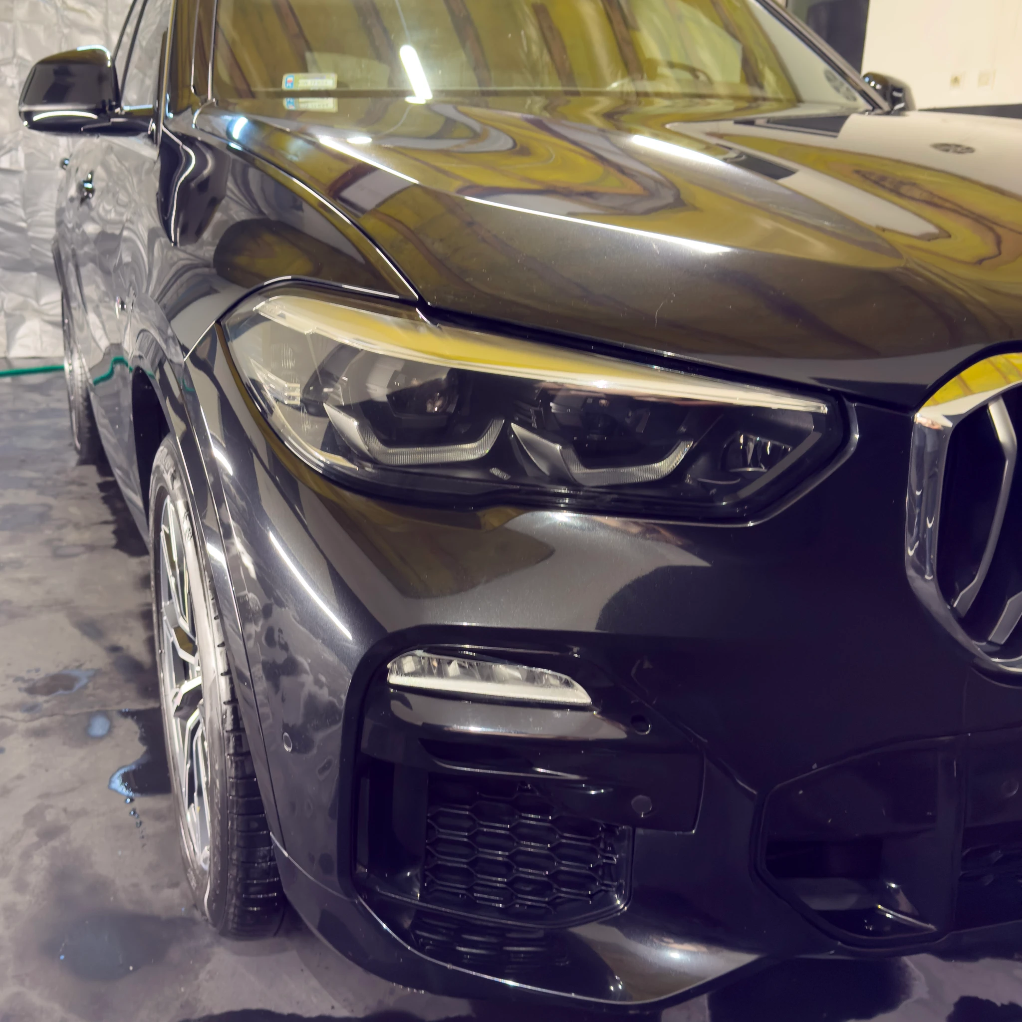 BMW X5 z 2023 roku po pełnym detailingu i zabezpieczeniu lakieru