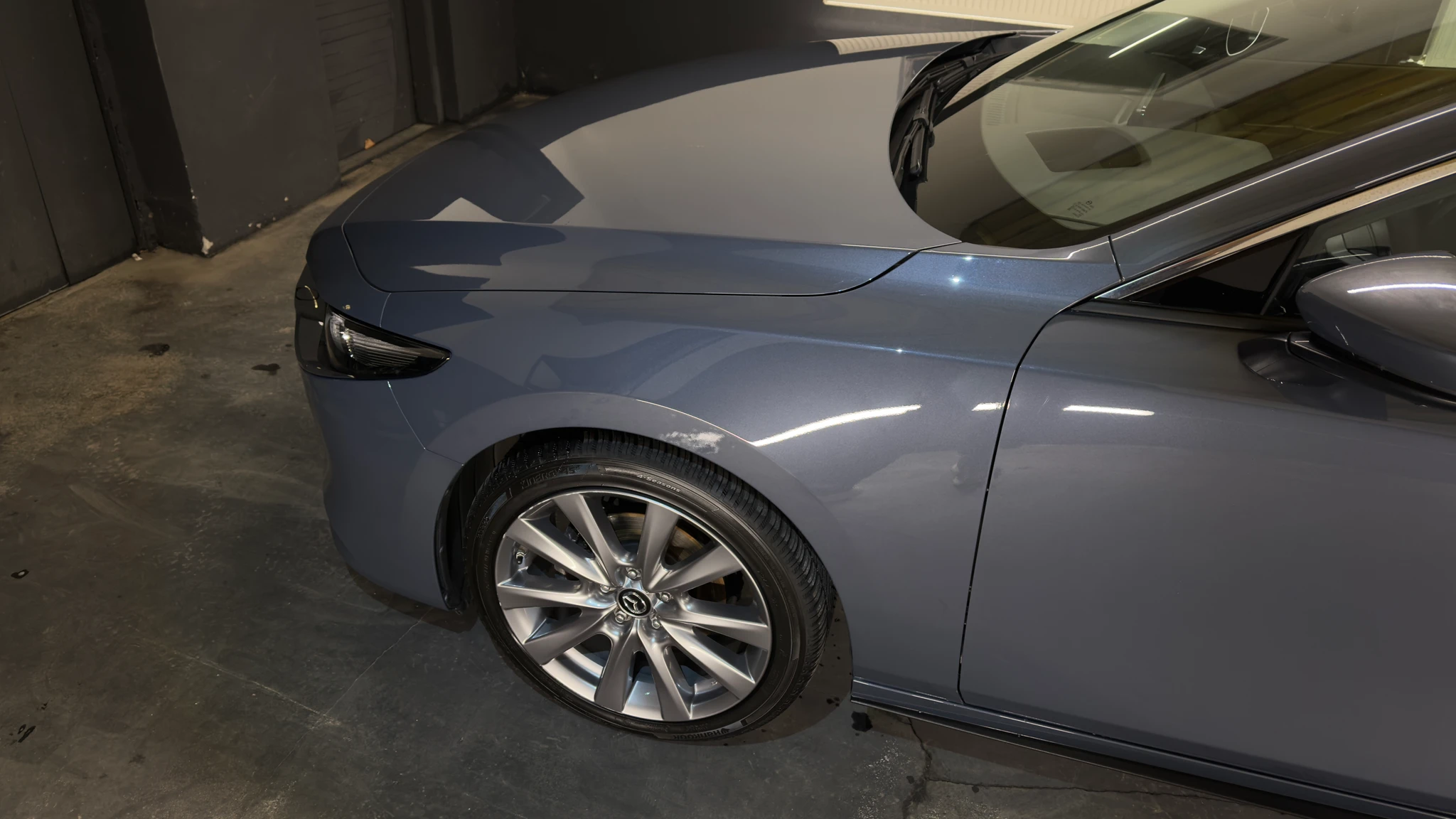 Mazda 3 z 2025 roku po detailingu - detal nadwozia